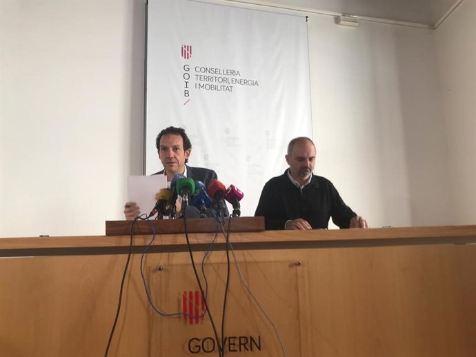 Ocho agentes realizan controles contra el intrusismo en el transporte dos de cada tres días en el Aeropuerto de Palma