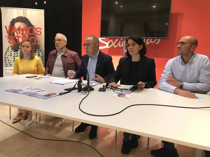 26M.- Tres Nuevos Centros De Día Y Dos Escuelas, En El Programa De Bugallo Para Que Santiago "Recupere" Posición