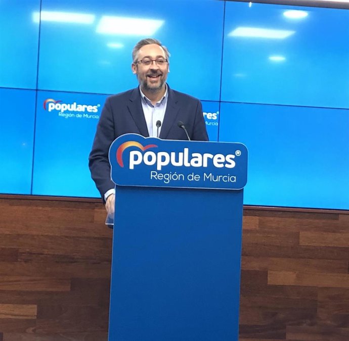El portavoz del GPP, Víctor Martínez
