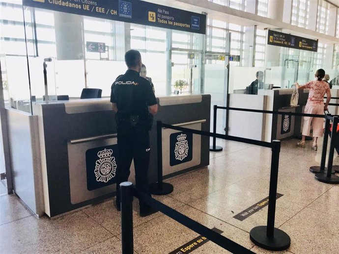 Málaga.- Sucesos.- Detienen a un hombre por robar una tableta a un turista en el aeropuerto de Málaga