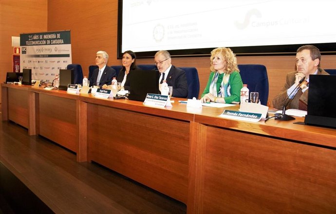 Los ingenieros de Telecomunicación UC celebran el 25 aniversario de su primera promoción