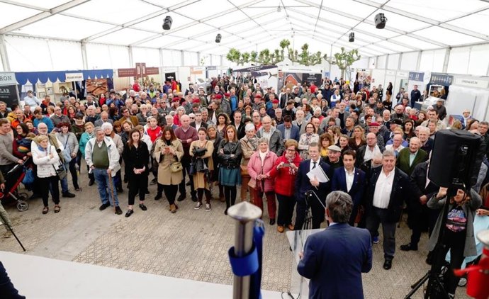 Revilla reivindica la anchoa como el "caviar" del Cantábrico y apuesta por impulsar la IGP