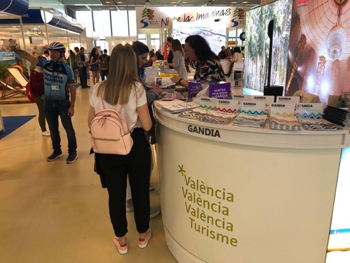 REQUENA, GANDIA, CANET D'en BERENGUER, TAVERNES DE LA VALLDIGNA, SAGUNT Y XERACO, ACUDEN A ARATUR JUNTO A VALNCIA TURIS