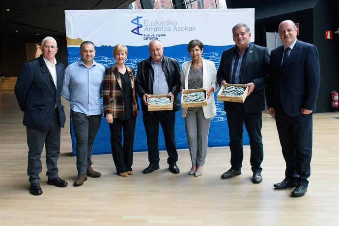 La costera del verdel finaliza con capturas que rondan 8.810 toneladas y la de anchoa comienza con 7 millones de kilos