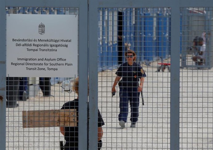 Hungría.- La ONU denuncia que las autoridades húngaras están privando de comida a los inmigrantes detenidos