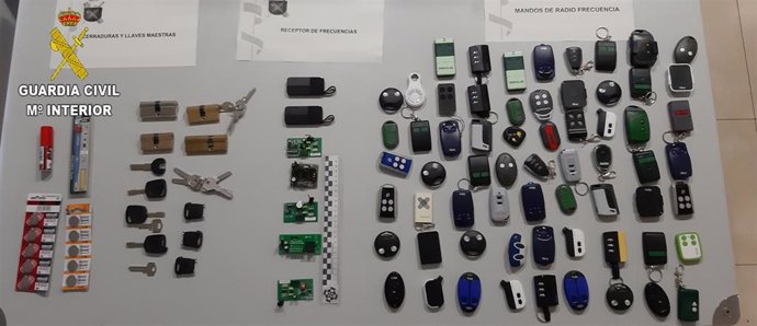 Valencia.- Sucesos.- Detenidas tres personas por robar en coches aparcados con un duplicado de las llaves