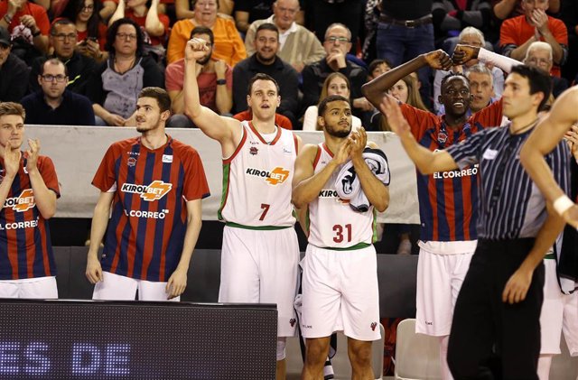 Baloncesto/Liga Endesa.- Crónica del Barça Lassa - Kirolbet Baskonia, 72-84