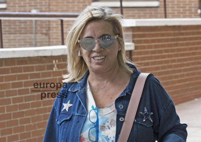 Carmen Borrego tranquiliza sobre el estado de su cuello