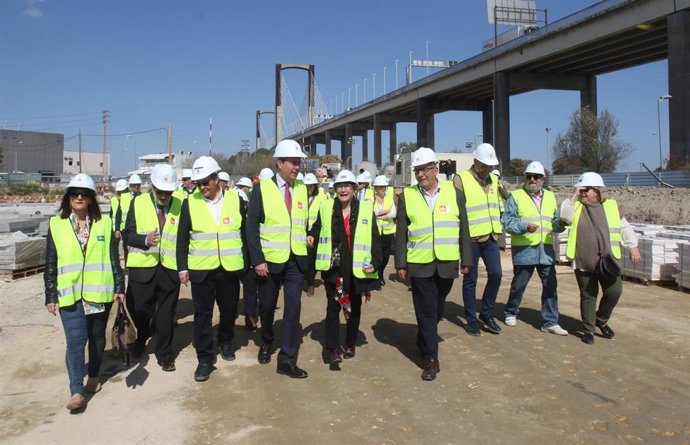 Sevilla.- Aprueban la colaboración público-privada para la nueva pasarela peatonal que une Palmas Altas con Heliópolis
