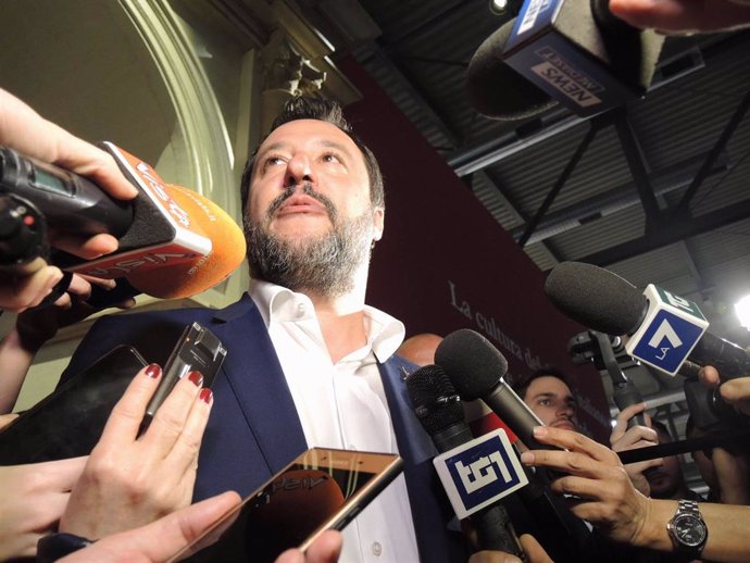 Italia.- Salvini, investigado de nuevo por el supuesto secuestro de inmigrantes