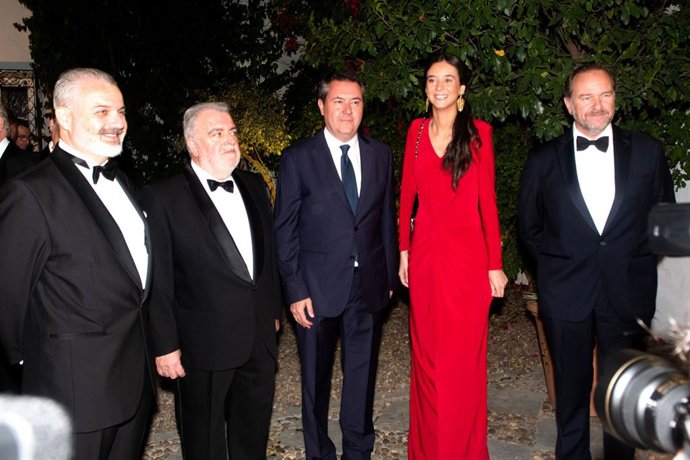 Sevilla.- Entregan los Collerones de Bronce en la cena de gala de la XXXIV Exhib