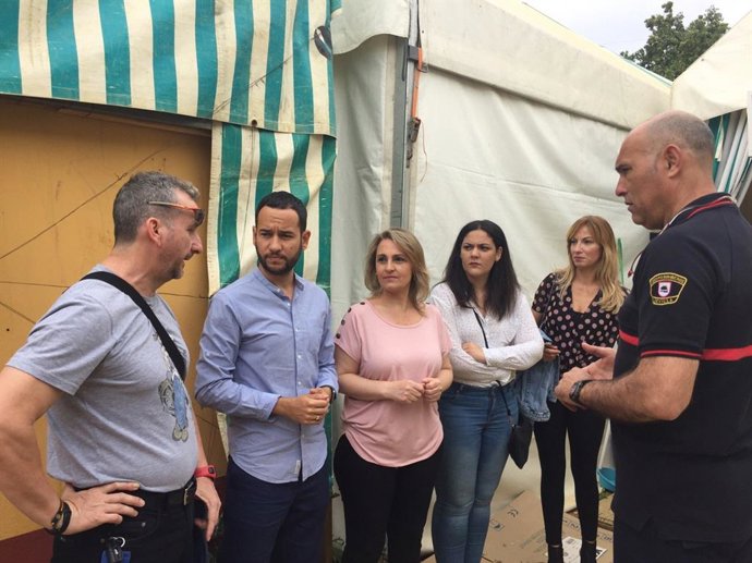 Sevilla.- Adelante se compromete a ampliar el número de casetas públicas y "combatir la precariedad laboral" en la Feria