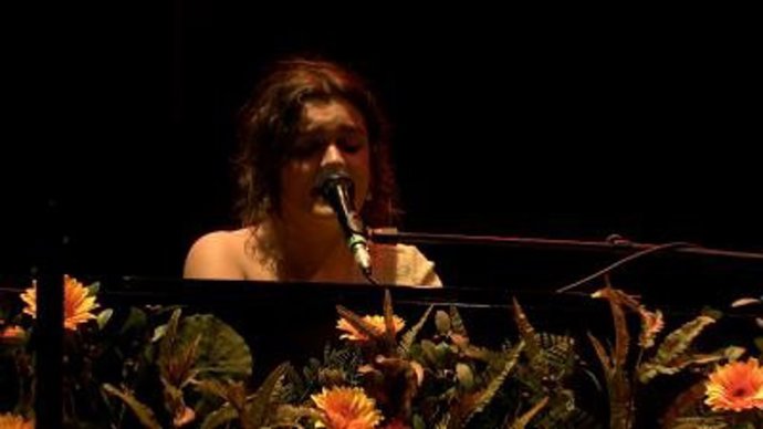 Amaia presenta sus nuevos temas en el festival Warm Up