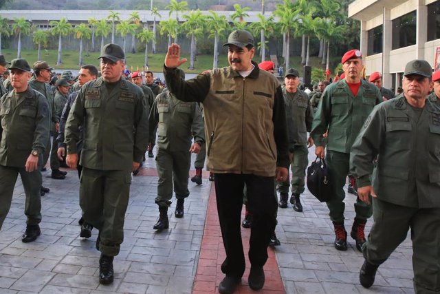 Venezuela.- Maduro reitera el apoyo del Ejército a la Constitución frente a "un puñado de traidores"