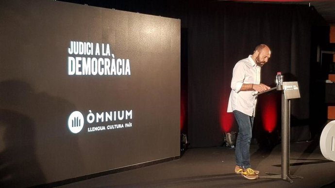 Mauri (mnium) acusa al PSOE de "agravar" el conflicto catalán por no buscar soluciones