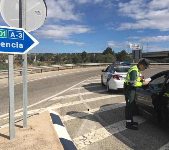 Sucesos.- Un conductor de un autobús con 20 pasajeros con destino a Plasencia da positivo en un control de alcoholemia