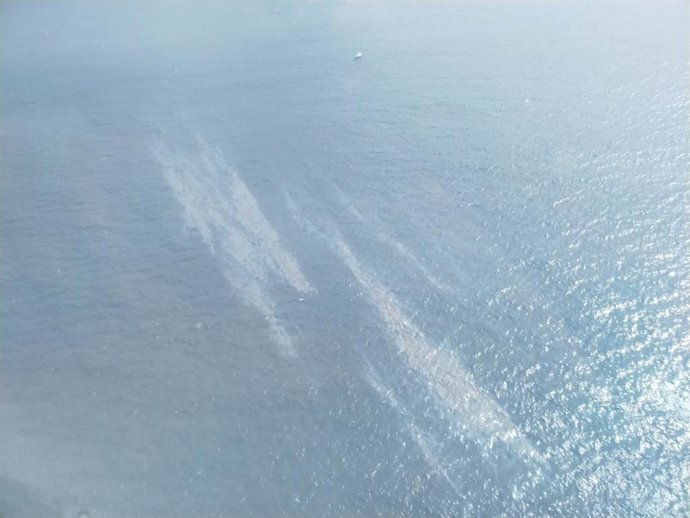 Detectan una mancha de combustible cerca de la costa de Las Palmas de Gran Canar