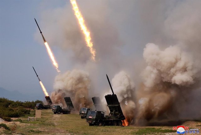 Corea.- Corea del Norte describe los lanzamientos del sábado como un "simulacro de ataque" desde el frente de combate
