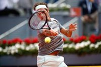 Federer: "No ha sido un gran reto adaptarme a la tierra, pero los partidos son otra historia"