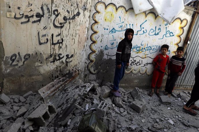 O.Próximo.- Abbas y Erekat condenan los bombardeos israelíes sobre Gaza y piden ayuda a la comunidad internacional