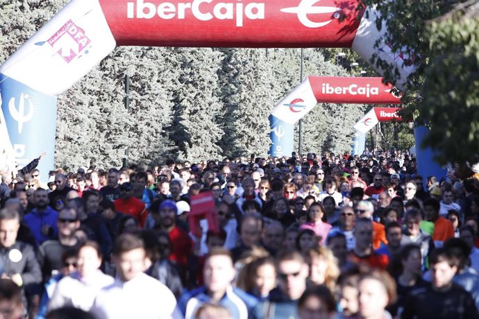 Zaragoza.- Un total de 4.000 corredores cruzan la meta de la Carrera Popular Ibercaja por la Integración