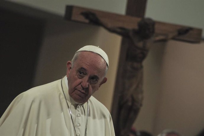 El Papa lava los pies a doce detenidos