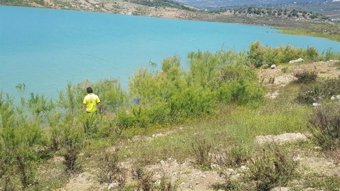Málaga.- Sucesos.- Encuentran en buen estado de salud a la mujer desaparecida en el pantano de La Viñuela
