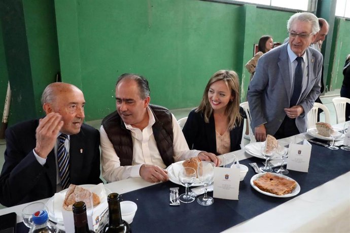 Xunta destaca que "no se puede construir una Galicia mejor sin contar con la sabiduría y la experiencia de los mayores"