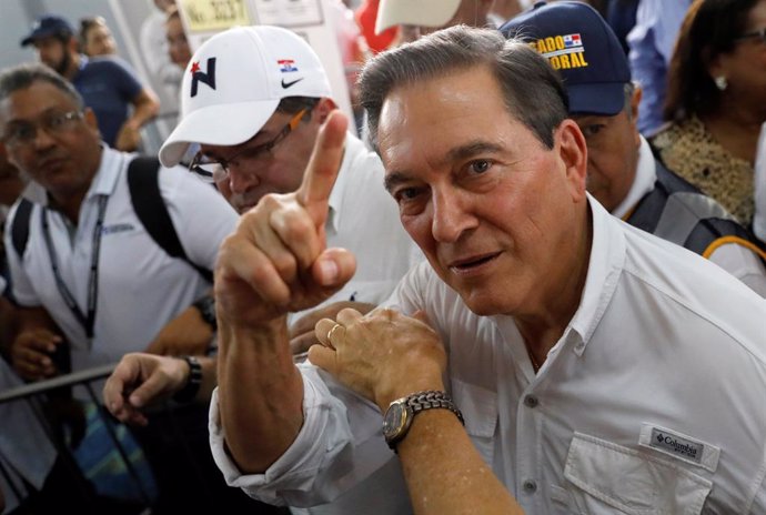 Panamá.- Cortizo llama a "una fiesta electoral respetuosa" tras depositar su voto en las generales panameñas