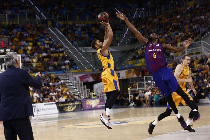 El ala-pívot estadounidense Chris Singleton, durante un partido con el Bara Lassa.