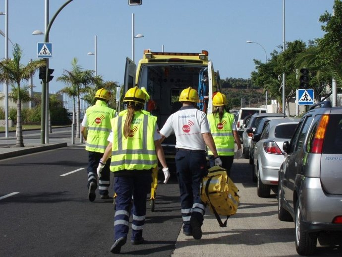 Sucesos.- Un peatón y un motorista resultan heridos en un accidente de tráfico en La Laguna (Tenerife)