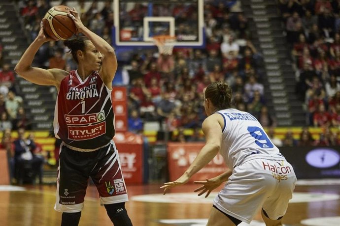 La base española Nuria Martínez, durante un partido con el Spar Citylift Girona.