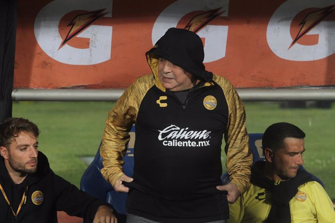 Maradona podría ser sancionado por dedicar una victoria a Nicolás Maduro