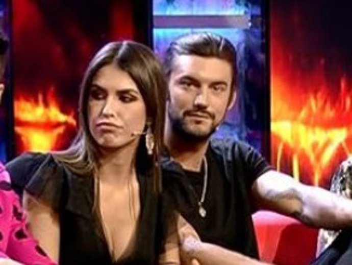 Sofía Suescun y Logan coquetean en el plató de 'Supervivientes 2019'