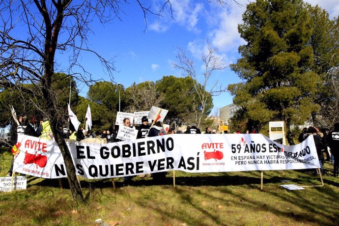 Manifiesto de afectados por la talidomida en La Moncloa
