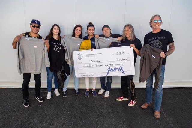 Metallica donan 118.000 euros a organizaciones benéficas de Madrid y Barcelona