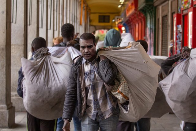 Fotomontaje de Pedro Sánchez como un 'mantero'