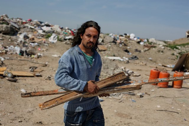 Fotomontaje de Pablo Iglesias como un chatarrero