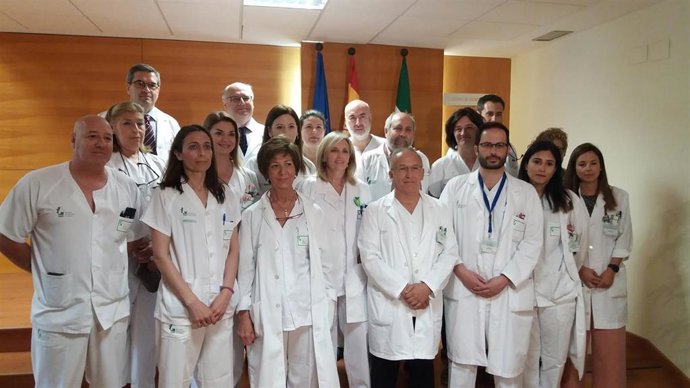 El Hospital de Badajoz realiza con exito el primer trasplante con donante vivo, de un riñón de un padre a una hija