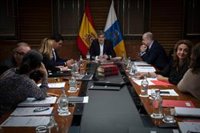 Clavijo destaca que el paro ha bajado en Canarias casi 13 puntos en una legislatura