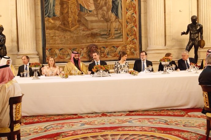 Comida en el Palacio Real en honor del heredero saudí, Mohamed bin Salm