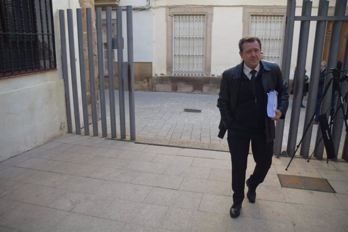 Juan Fernández a su llegada al juzgado/Archivo