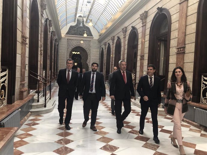 López Miras advierte que a nivel nacional ya se ve ese pacto entre PSOE y CS e insta a que en Murcia enseñen las cartas