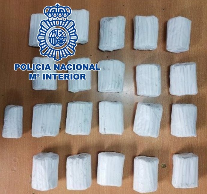 Sucesos.- Cuatro detenidos en Melilla, una mujer y tres hombres, por tráfico de drogas