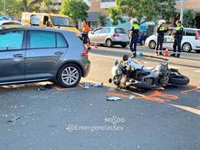 El agente herido al colisionar un turismo y una moto de la Policía Local de Sevilla está fuera de peligro