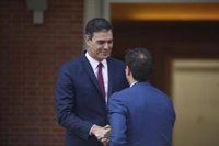 Sánchez recibe a Rivera en Moncloa con el objetivo de normalizar las relaciones