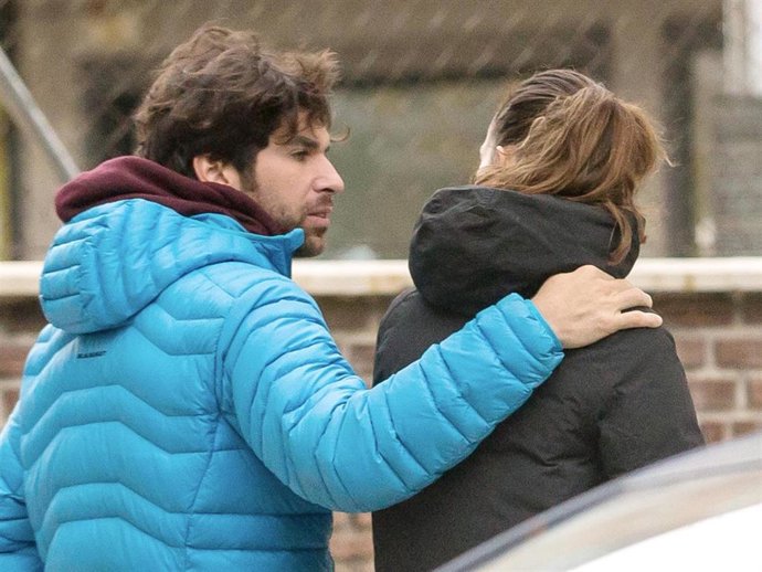 Cayetano Rivera se relaja en el campo y Eva González aprovecha para cuidarse