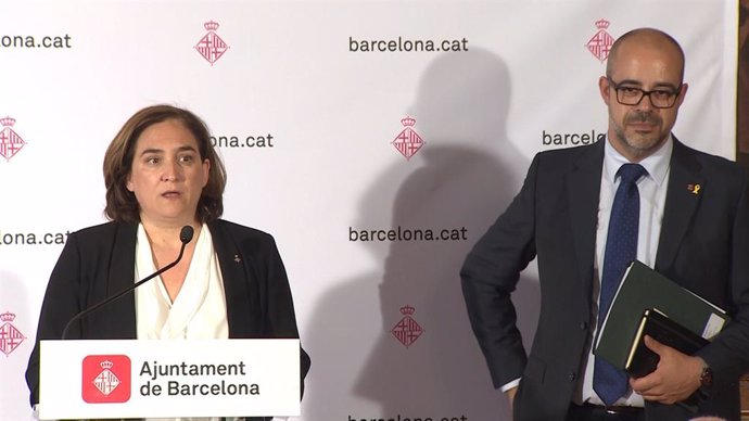 L'alcaldessa de Barcelon, Ada Colau, i el conseller d'Interior, Miquel Buch
