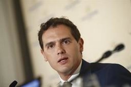 Rivera rechaza una abstención y dice a Casado...