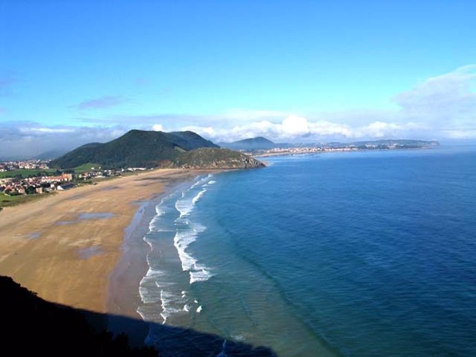 Playa De Berria, En Santoña 